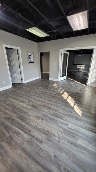 More Photos Of 124 1st Ave S, Franklin Office For Lease