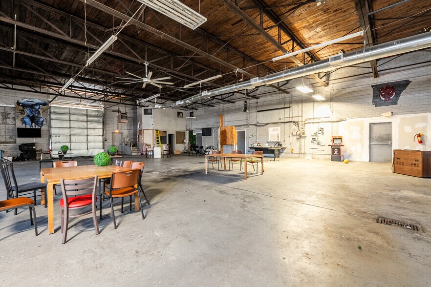 More Photos Of 601 W 4th St, North Little Rock Light Manufacturing For Lease