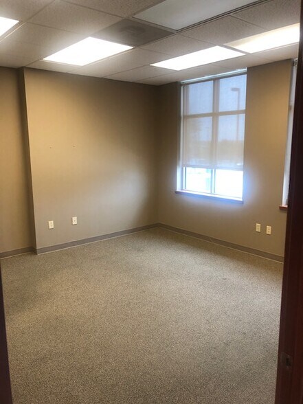 More Photos Of 3351-3383 NE Ralph Powell Rd, Lee's Summit Office For Lease
