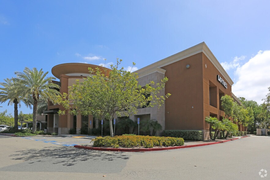 More Photos Of 680 Hacienda Dr, Vista Health Club For Lease
