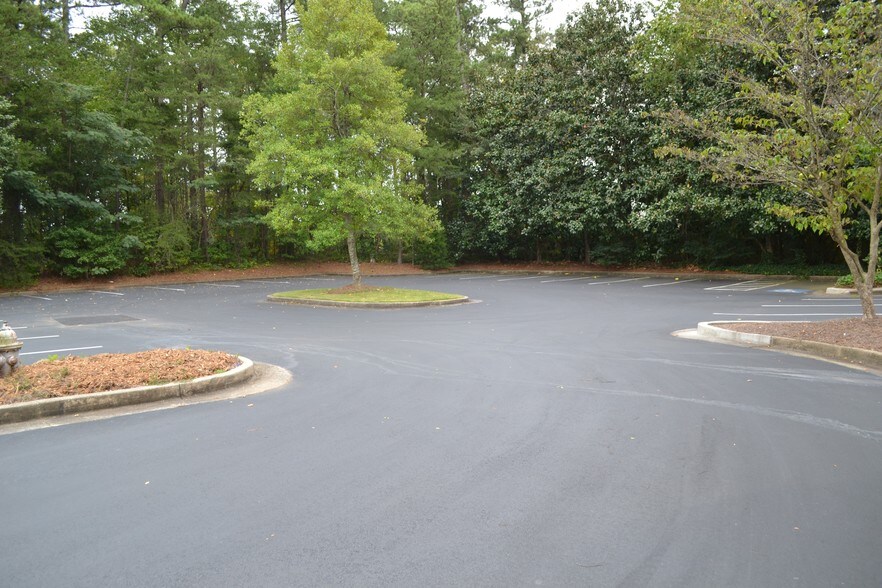 More Photos Of 1225 Johnson Ferry Rd, Marietta Medical For Lease