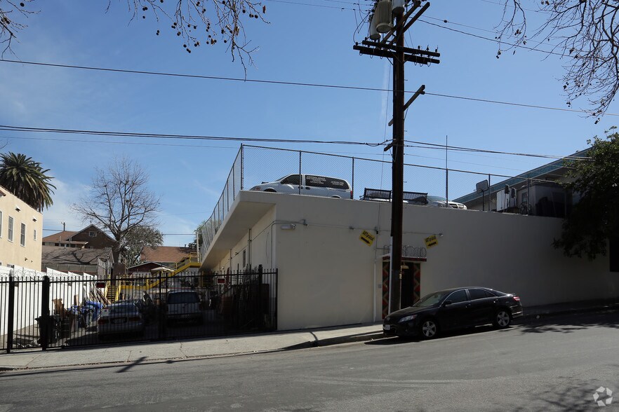 More Photos Of 110 N Bonnie Brae St, Los Angeles Warehouse For Lease