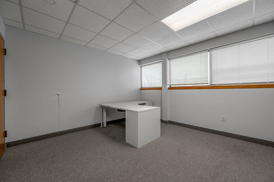 More Photos Of 2425 Regency Rd, Lexington Office For Sale