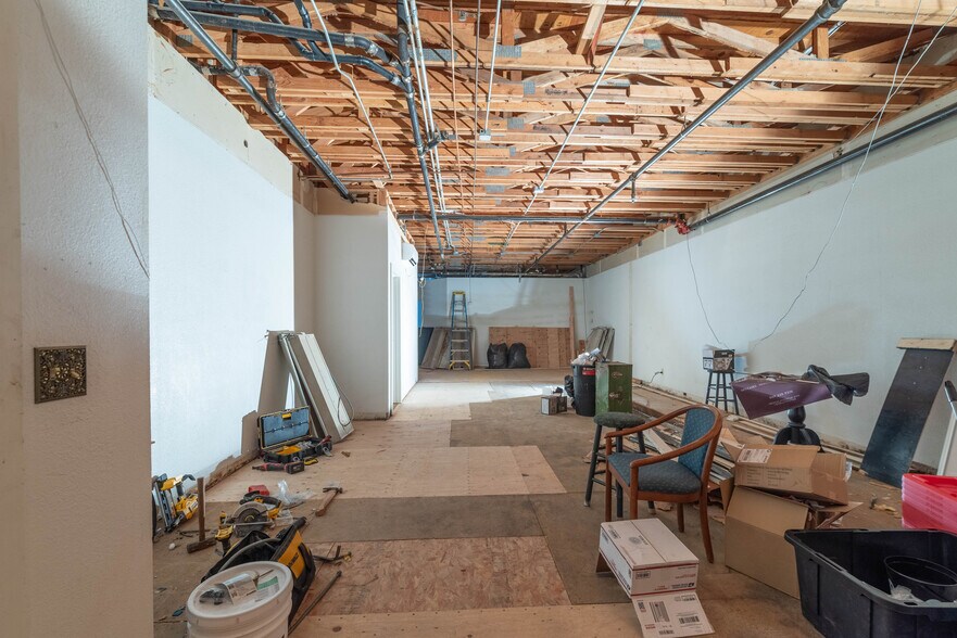 More Photos Of 314-316 Front St, Ketchikan Specialty For Sale