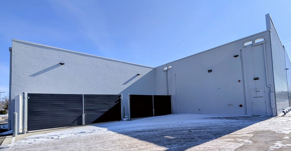 More Photos Of 29270-29350 Plymouth Rd, Livonia Freestanding For Lease