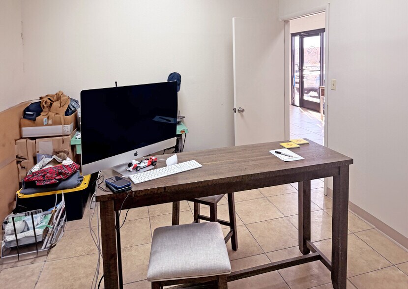 More Photos Of 2428-2432 Washington St NE, Albuquerque Warehouse For Lease