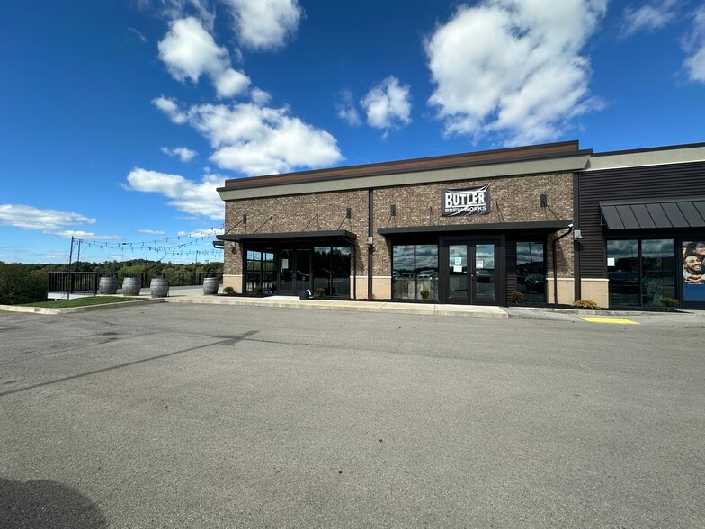 Primary Photo Of Rte 8 & Rte 228 - Middlesex Crossing, Valencia Storefront Retail Office For Lease