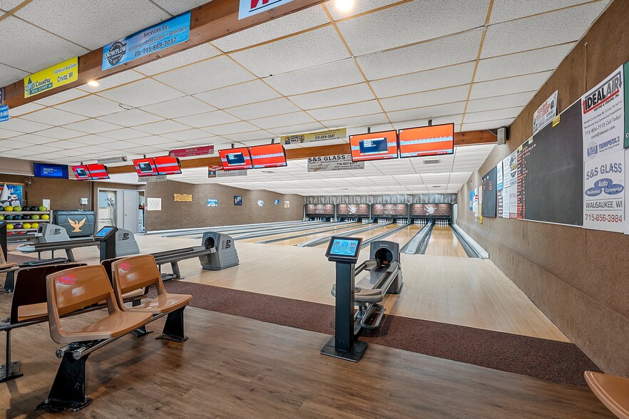 More Photos Of 326 Main St, Wausaukee Bowling Alley For Sale