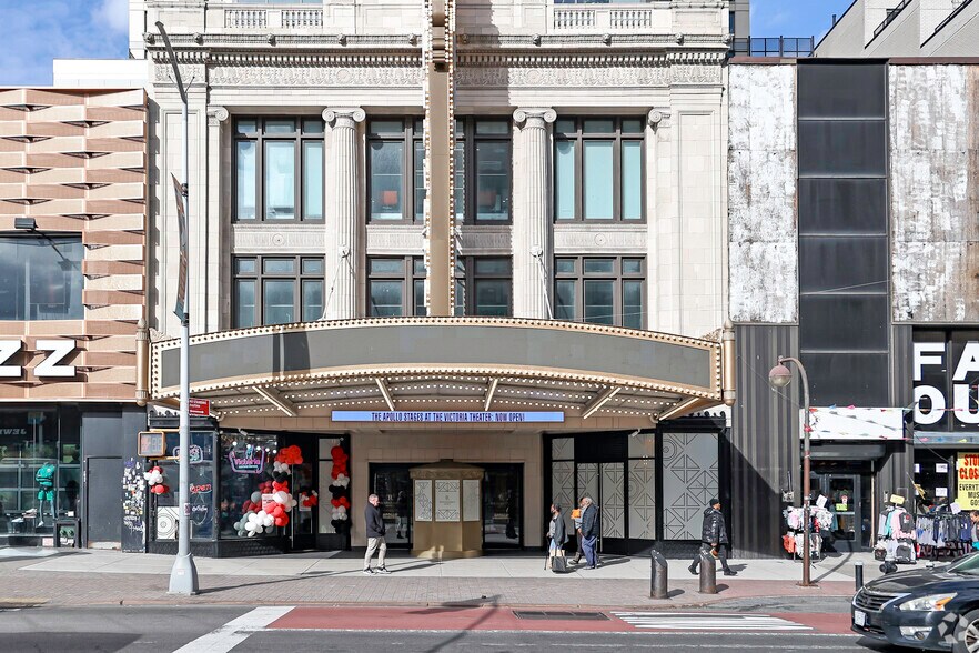 More Photos Of 233 W 125th St, New York Hotel For Lease