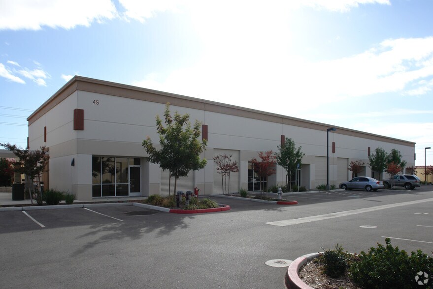 More Photos Of 45 Goldenland Ct, Sacramento Warehouse For Sale