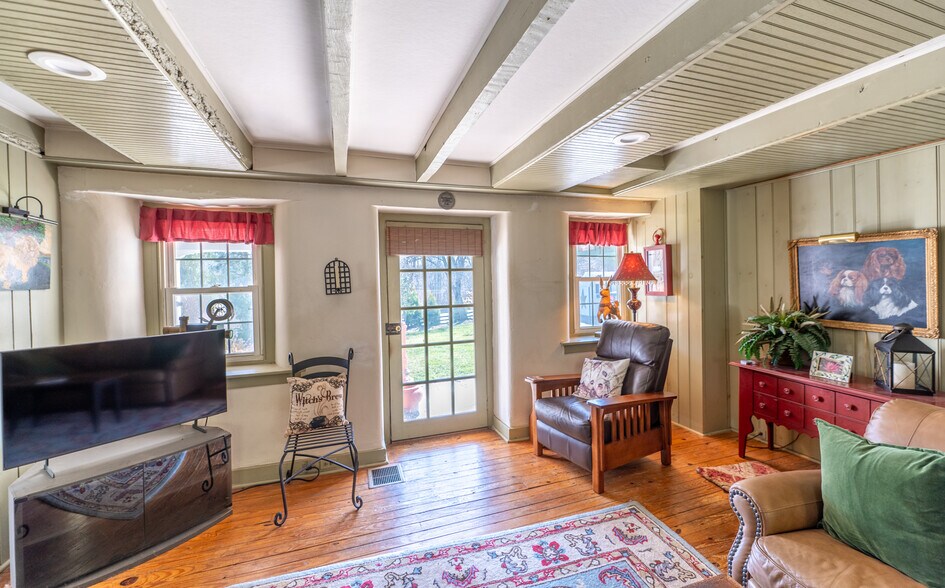 More Photos Of 547 Baltimore Pike, Glen Mills Office For Sale