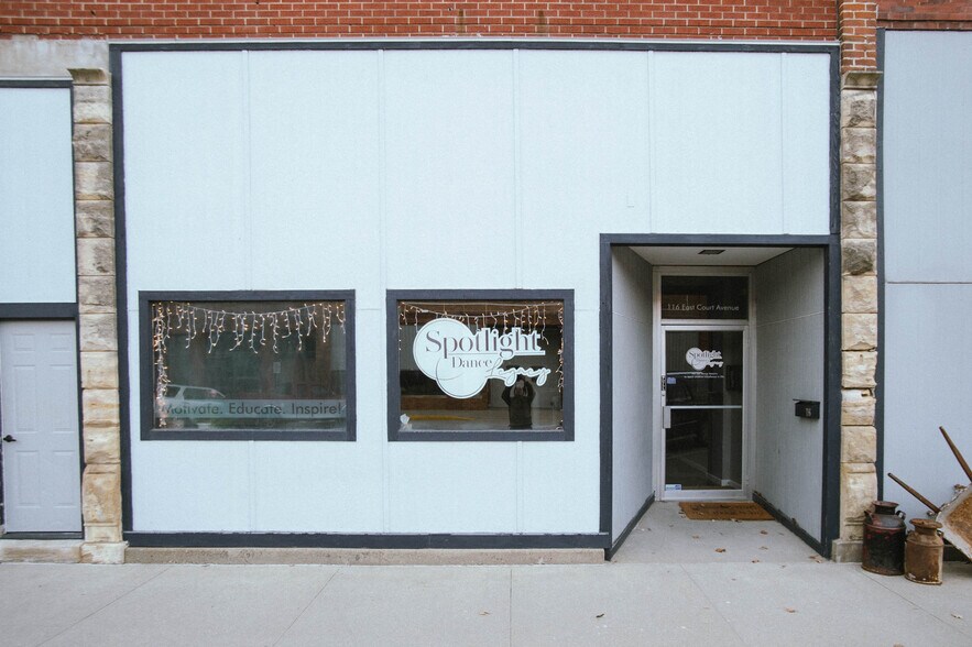 More Photos Of 112-116 E Court Ave, Winterset Storefront Retail Residential For Sale