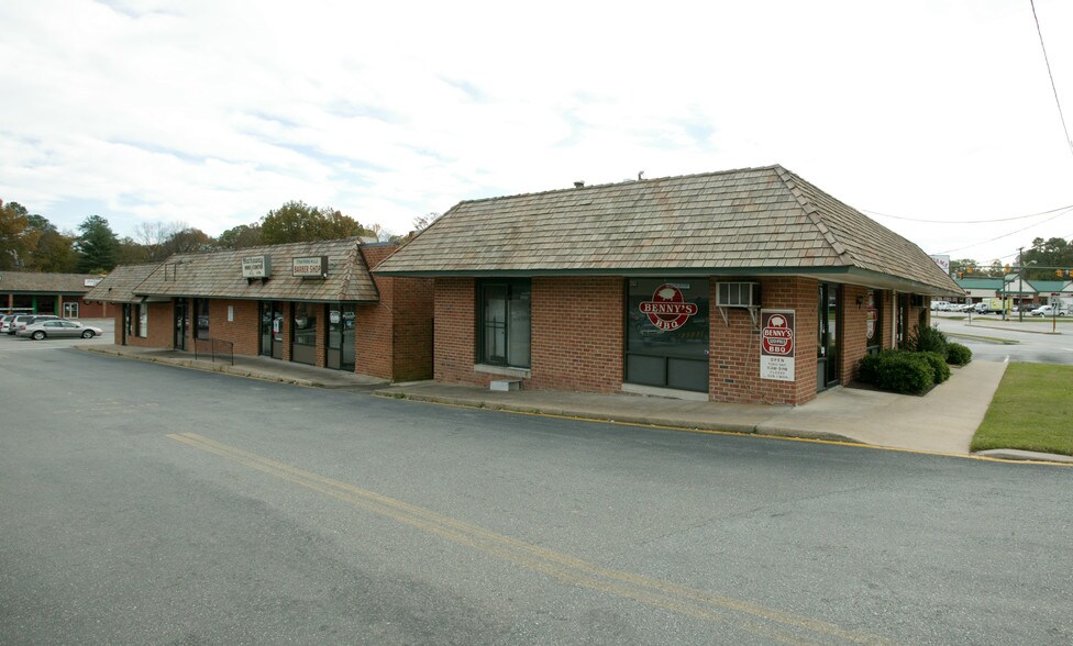 More Photos Of 2801-2917 Hathaway Rd, Richmond Unknown For Lease