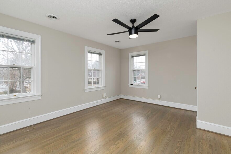 More Photos Of 1802 Augustine Ave, Fredericksburg Office Residential For Lease