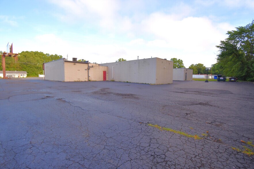 More Photos Of 1305 S Raccoon Rd, Youngstown Storefront Retail Office For Sale