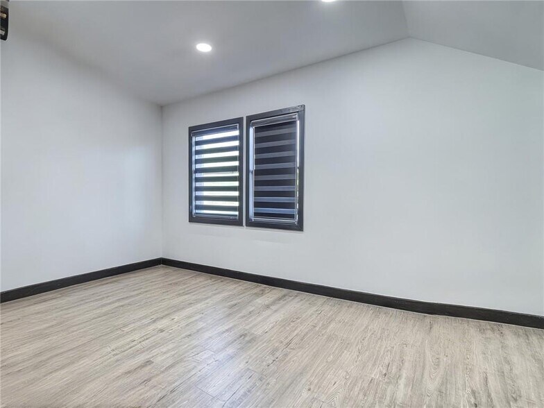 More Photos Of 10850 Pearl Rd, Strongsville Office For Sale