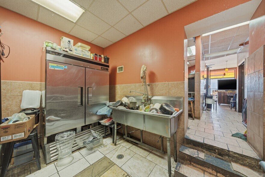 More Photos Of 518 Western ave, Chicago Apartments For Sale