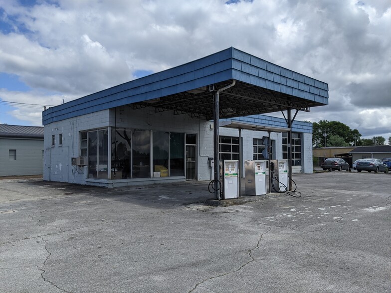 More Photos Of 1202 4th Ave SE, Decatur Service Station For Sale