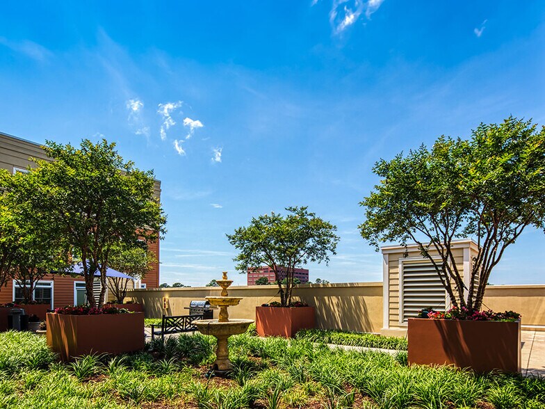 More Photos Of 670 Downey Green, Hampton Apartments For Sale