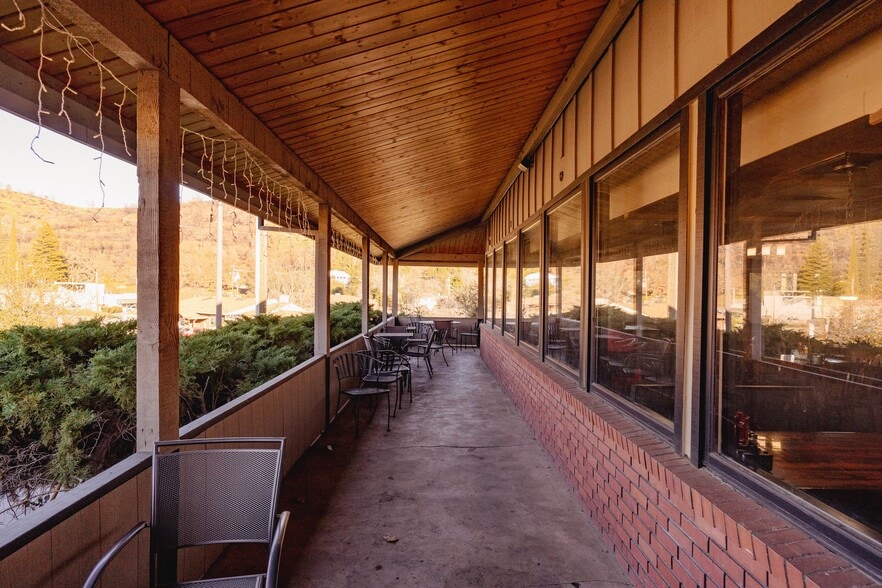 More Photos Of 5159 CA-140, Mariposa General Retail For Sale