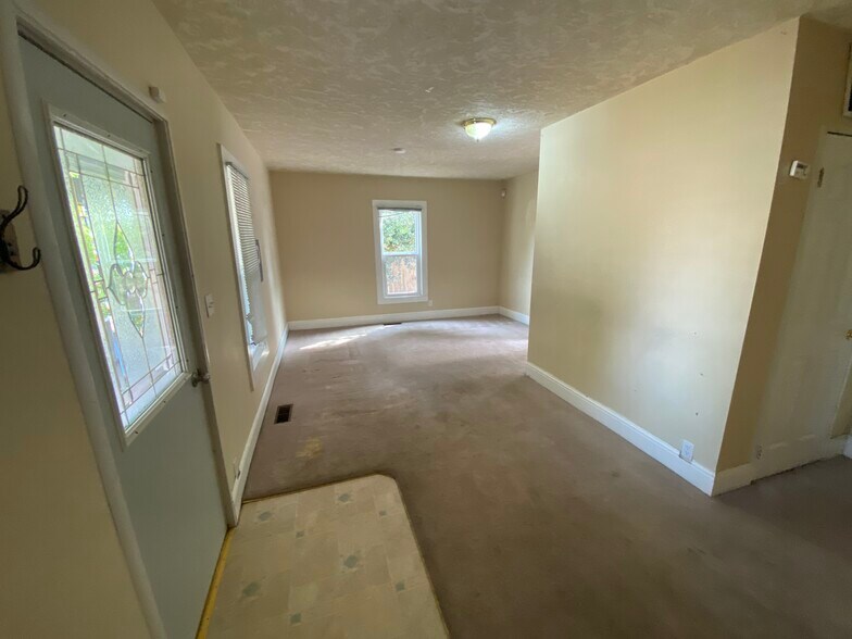 More Photos Of 1625 12th St SE, Salem Office Residential For Sale