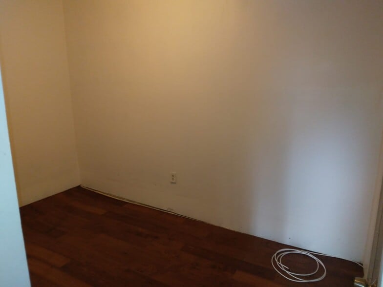 More Photos Of 661 S 18th St, Newark Apartments For Sale