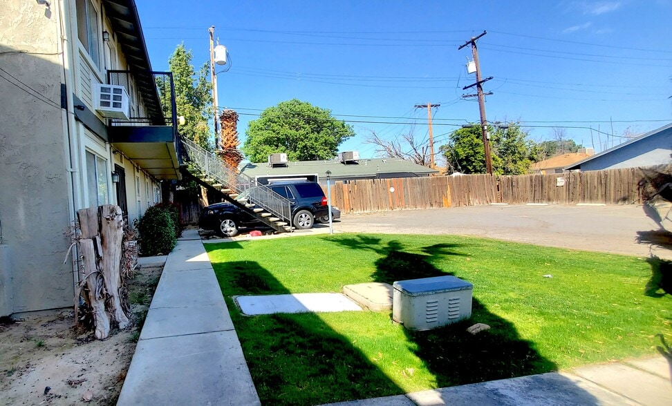 More Photos Of 330 Roberts Ln, Bakersfield Apartments For Sale