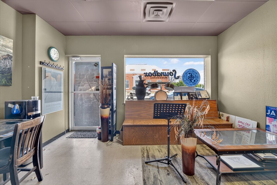 More Photos Of 221-223 N Locust St, Denton Office For Sale