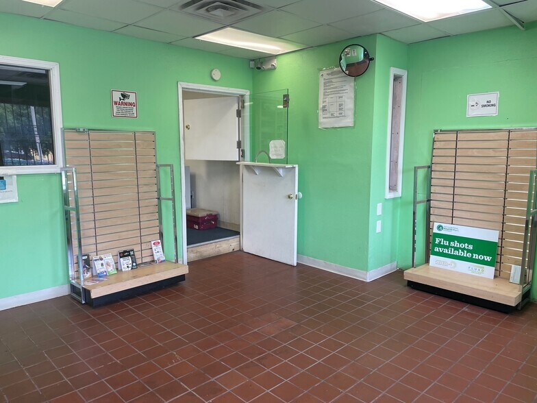 More Photos Of 2600 S Claiborne Ave, New Orleans General Retail For Sale