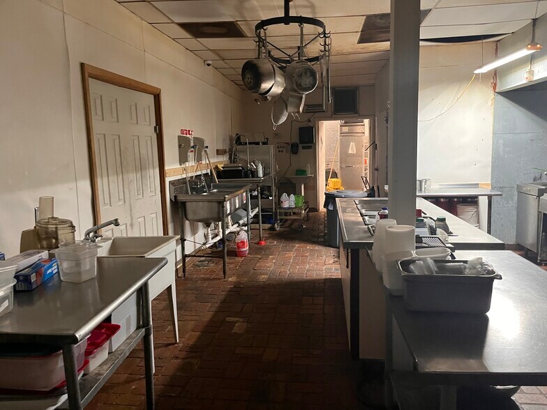 More Photos Of 3525 Boone St, Moss Point Restaurant For Sale