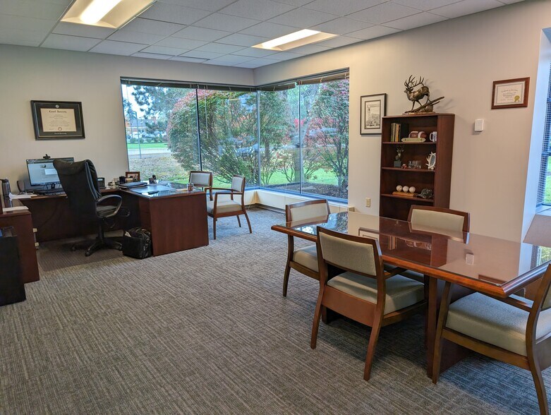 More Photos Of 61 John Muir Dr, Buffalo Unknown For Lease