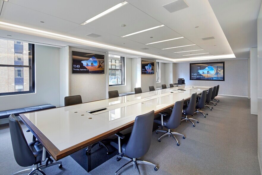 More Photos Of 420 Lexington Ave, New York Coworking Space