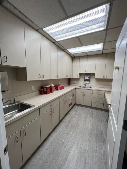 More Photos Of 1385 W State Road 434, Longwood Medical For Lease