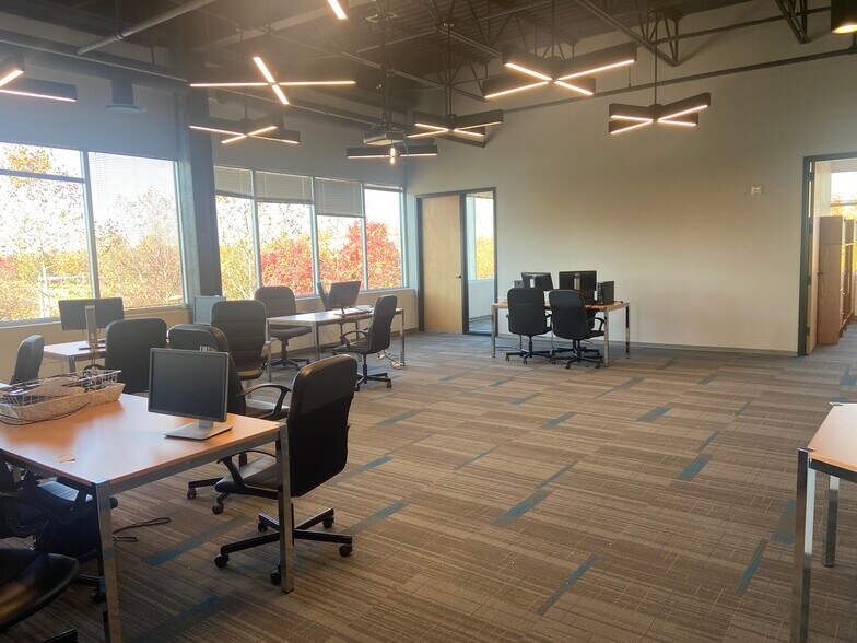 More Photos Of 19490 Sandridge Way, Leesburg Medical For Lease