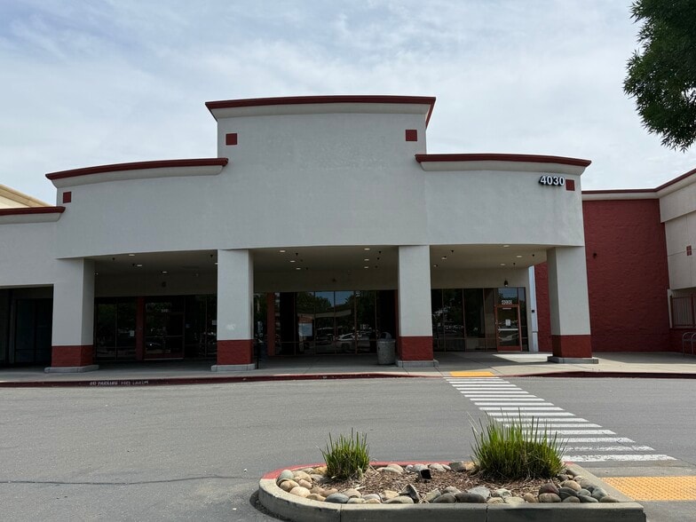 More Photos Of 4024-4030 Manzanita Ave, Carmichael Storefront For Lease