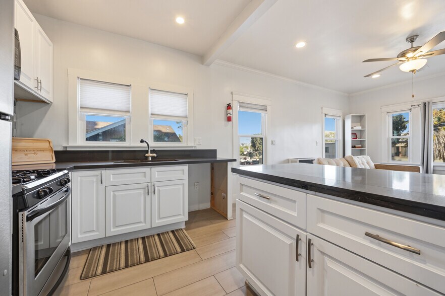 More Photos Of 325 E 14th St, Long Beach Apartments For Sale