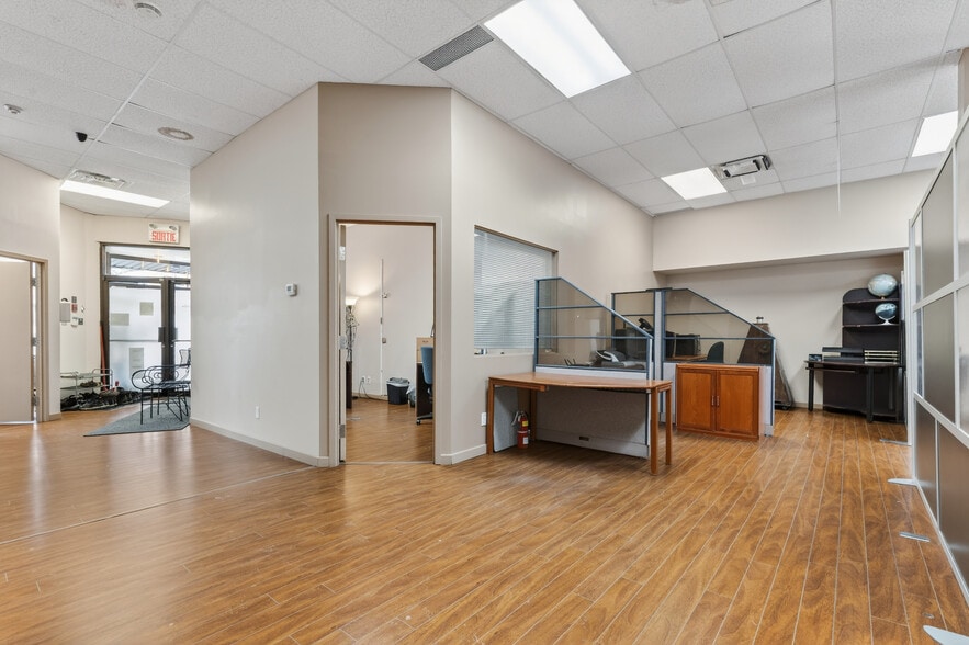 More Photos Of 1558 Rue Viel, Montréal Office For Sale