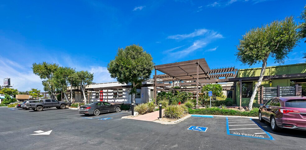 More Photos Of 7339 El Cajon Blvd, La Mesa Medical For Lease