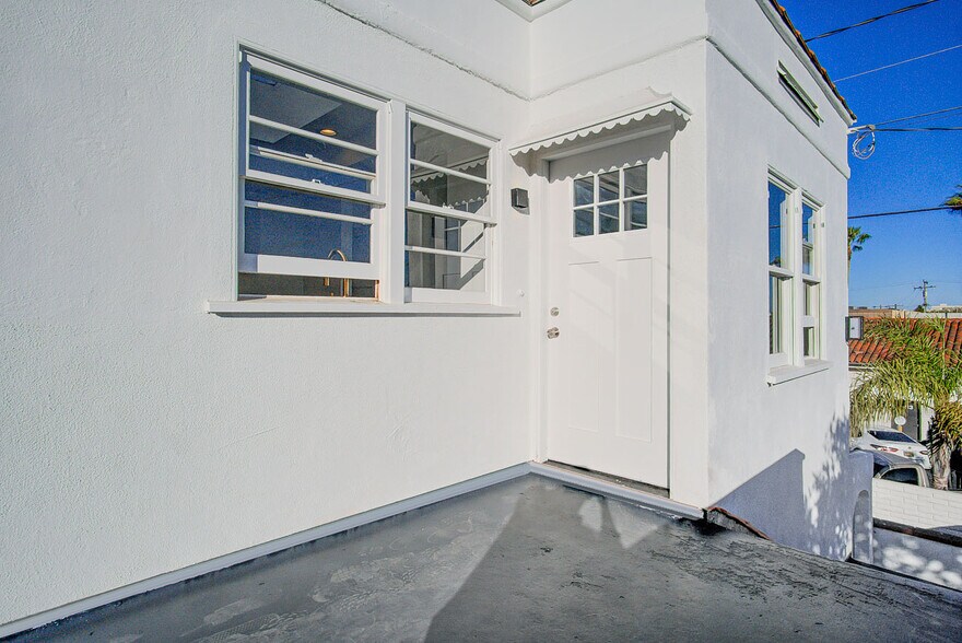 More Photos Of 1147 24th St, Santa Monica Apartments For Sale