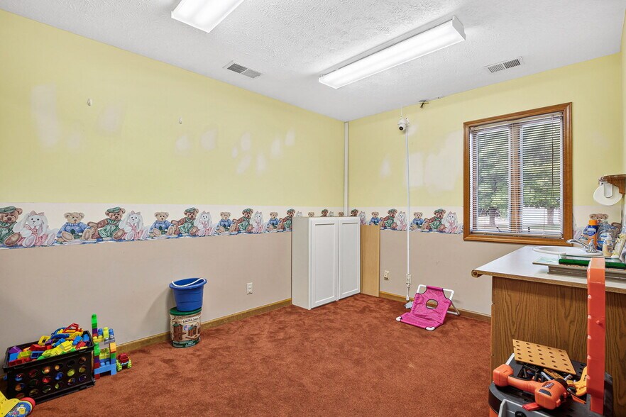 More Photos Of 1301 S Meridian St, Lebanon Religious Facility For Sale