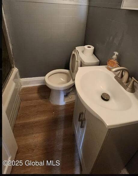 More Photos Of 24 2nd Ave, Troy Apartments For Sale