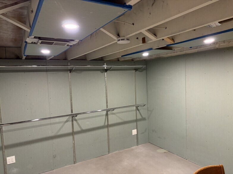 More Photos Of 27051 Southfield Rd, Lathrup Village Freestanding For Sale