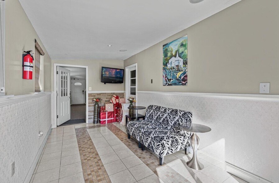 17604 Washington Grove Ln, Gaithersburg, MD 20877 Religious Facility