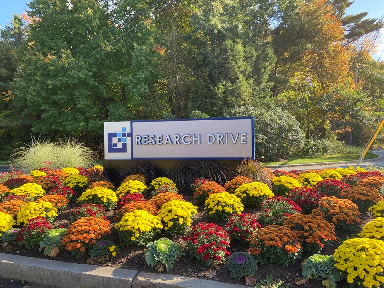 More Photos Of 100 Research Dr, Wilmington Research And Development For Lease