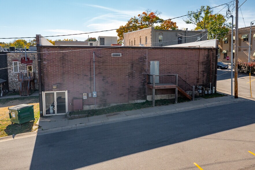 More Photos Of 133 Oak St, Bonner Springs Freestanding For Sale