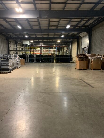 More Photos Of 5901 Highway 12, Maple Plain Distribution For Lease