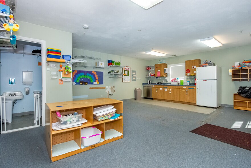 More Photos Of 105 Durham Rd, Dover Daycare Center For Sale