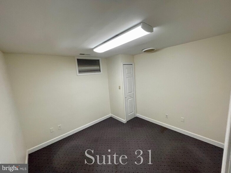 More Photos Of 5201-5215 W Woodmill Dr, Wilmington Medical For Sale