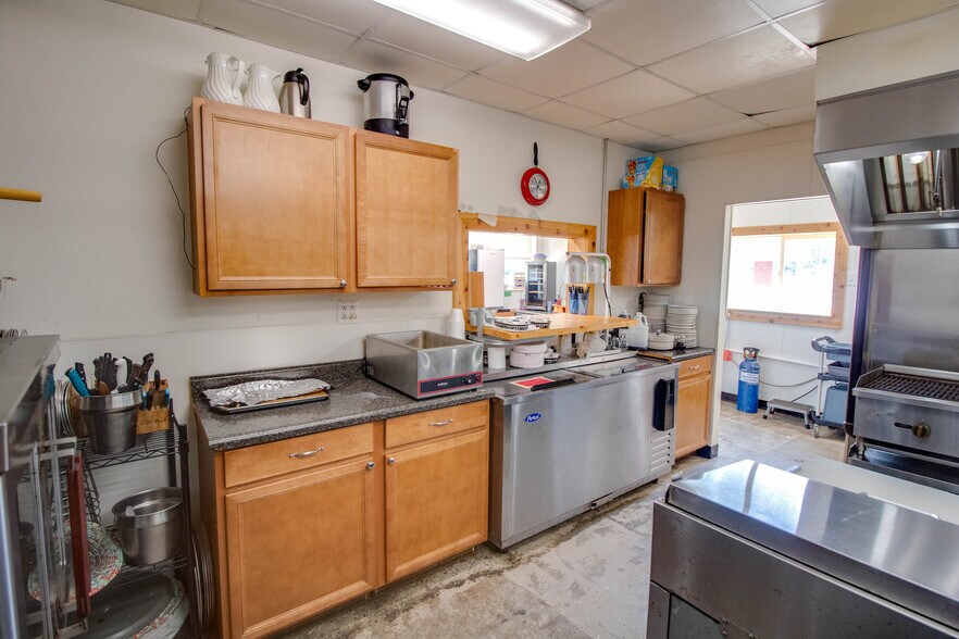 More Photos Of 908 N Main St, Brighton Restaurant For Sale