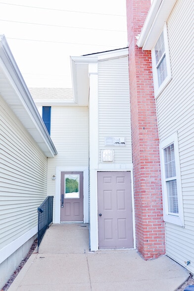 More Photos Of 16962 Manchester Rd, Grover Office For Sale